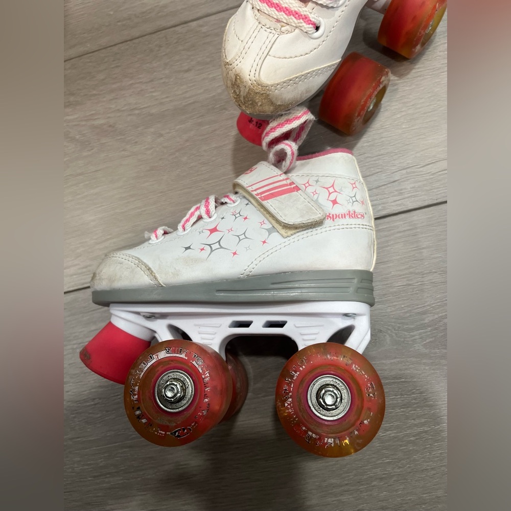 Roller Derby Girl Roller Skates Pink and White - Picture 7 of 7